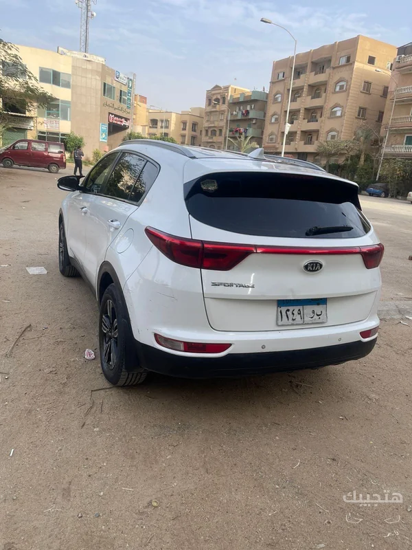 Rear and side view of 2018 Kia Sportage