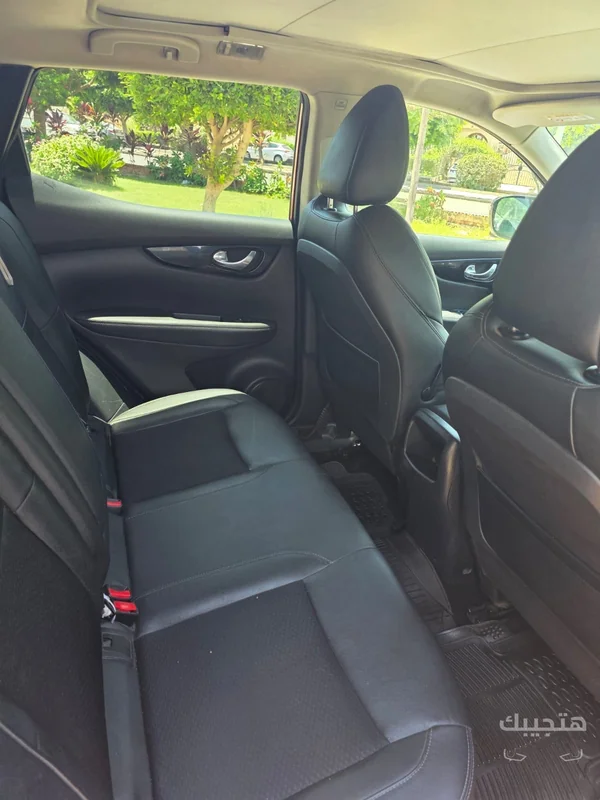 Interior view of 2019 Nissan Qashqai