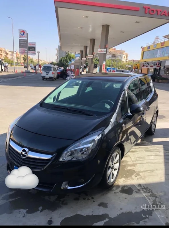 Front and side view of 2016 Opel Meriva