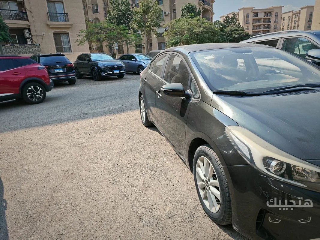 side view of 2018 Kia Cerato