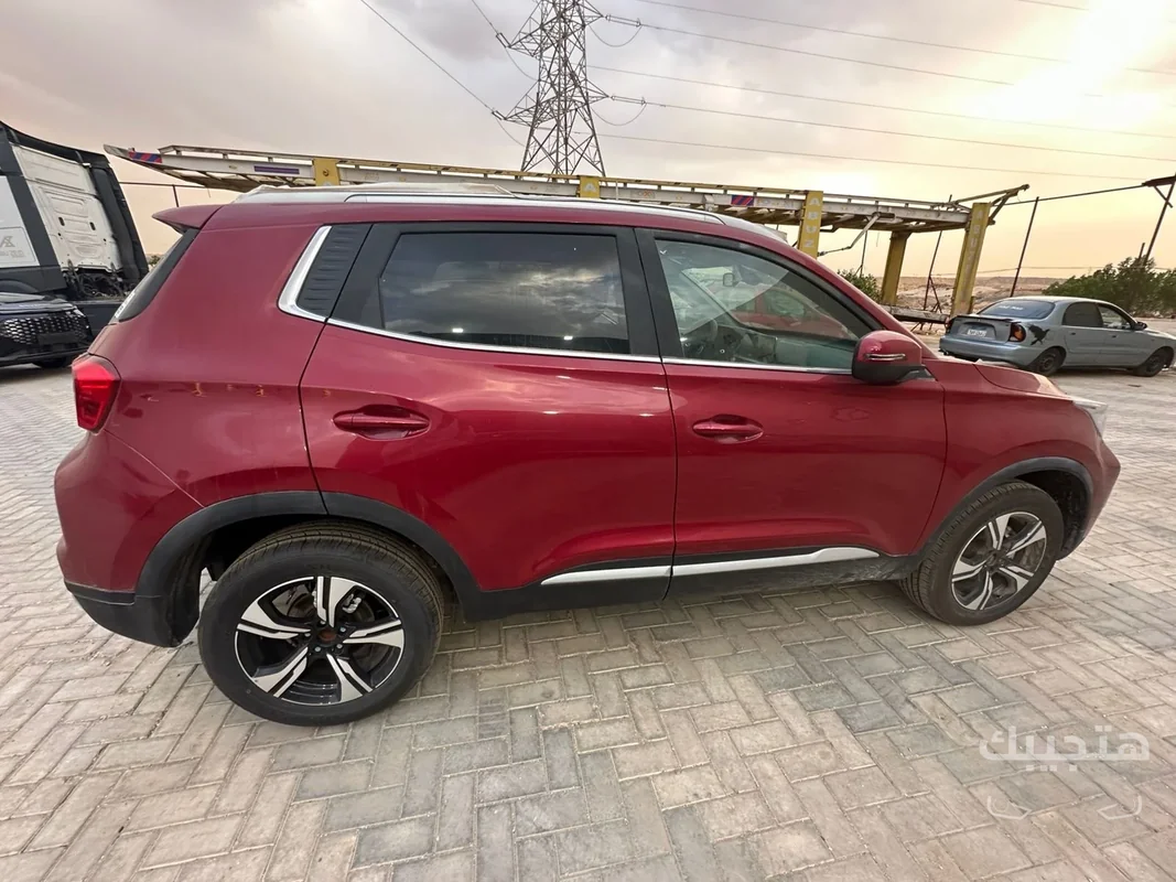 side view of 2027 Chery Tiggo 4 Pro