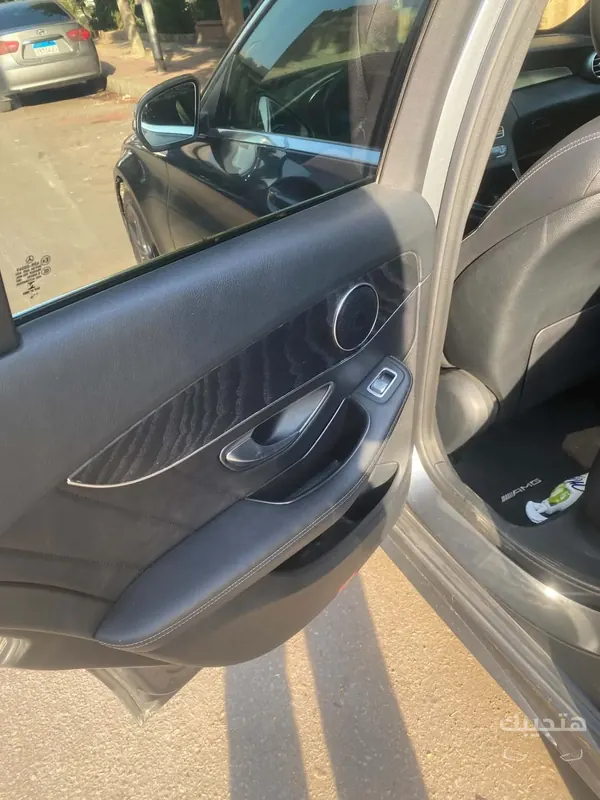 Interior view of 2019 Mercedes-Benz C200