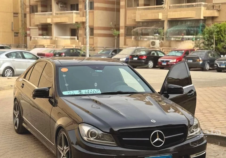 Front and side view of 2014 Mercedes-Benz C300