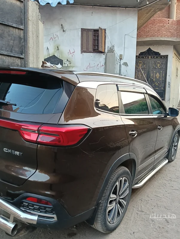Rear, side and interior view of 2019 Chery Tiggo 8
