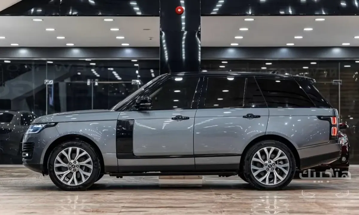 side view of 2021 Land Rover Range Rover