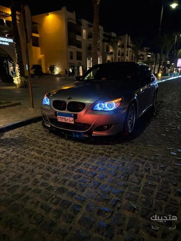 Front and side view of 2005 BMW 528i