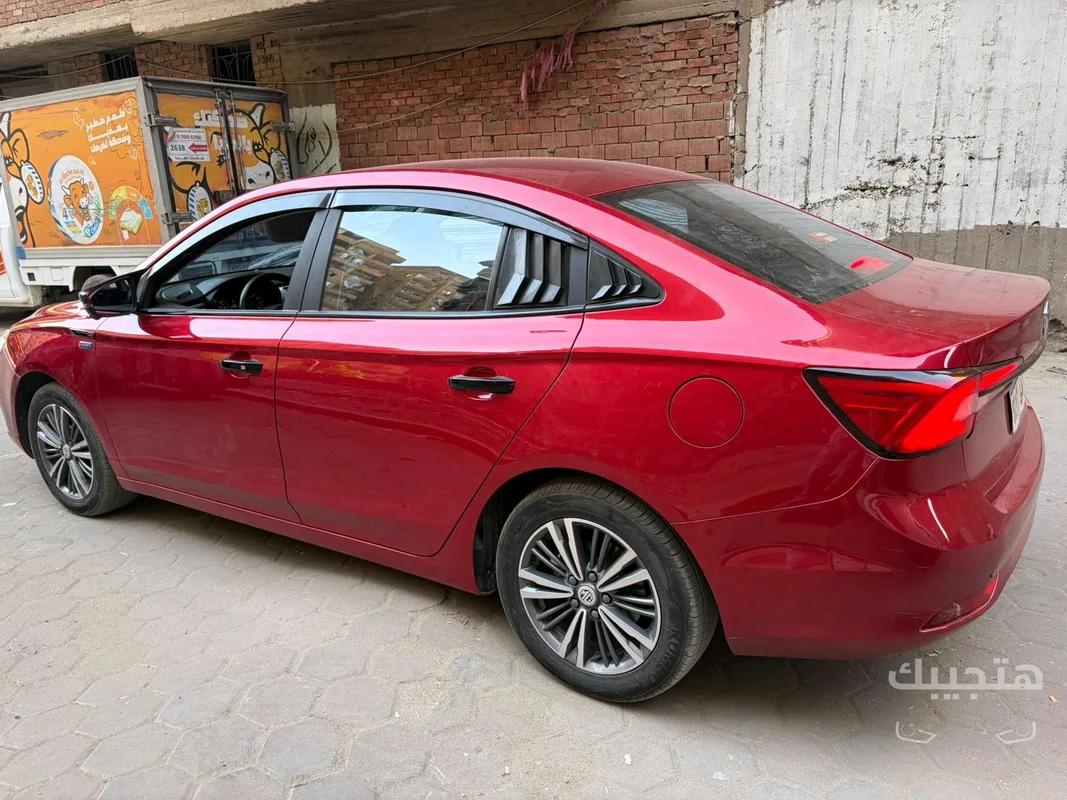 side view of 2026 MG 5