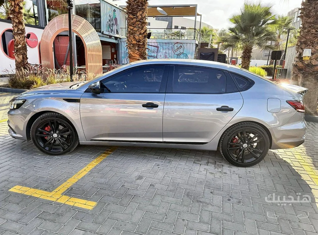 side view of 2021 MG 6