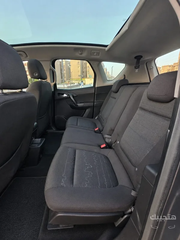 Interior view of 2016 Opel Meriva