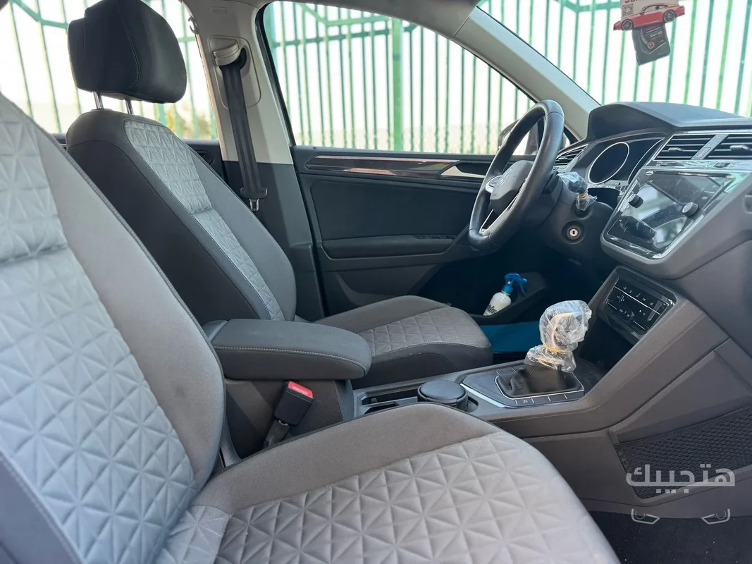 Interior view of 2022 Volkswagen Tiguan