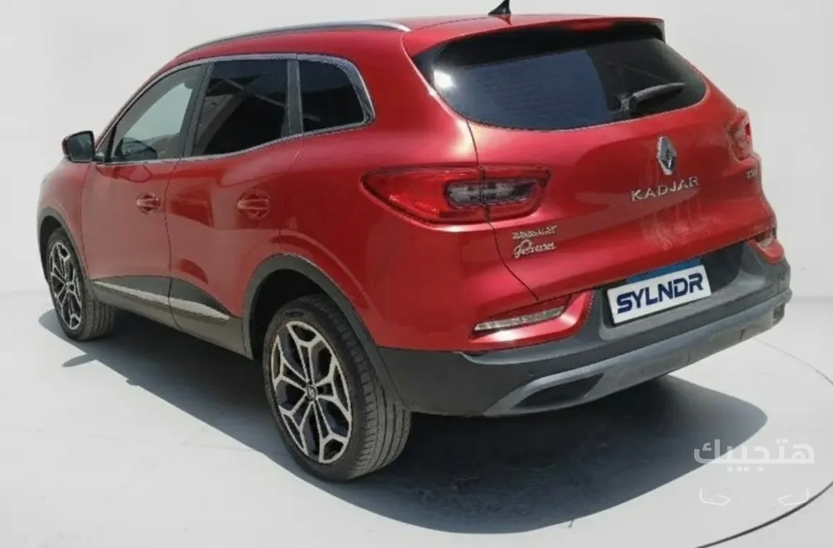 Rear and side view of 2020 Renault Kadjar