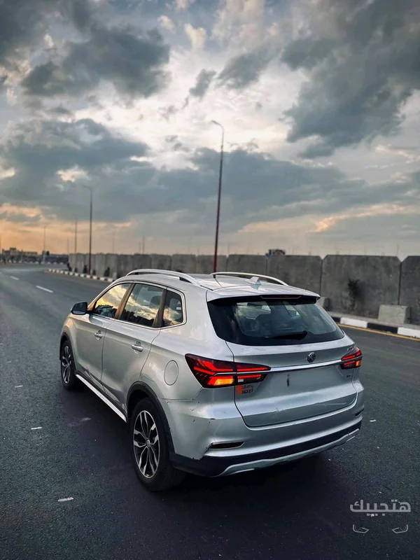 Rear view of 2019 MG RX5