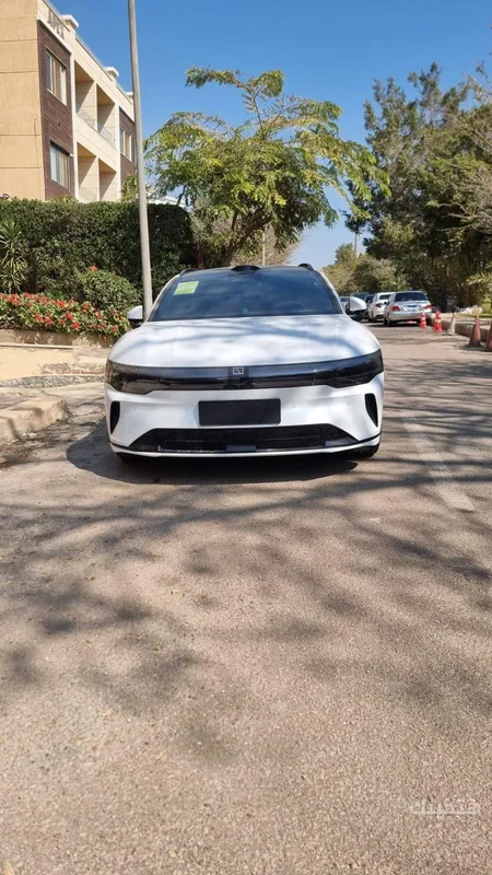 Front view of 2025 Zeekr 007