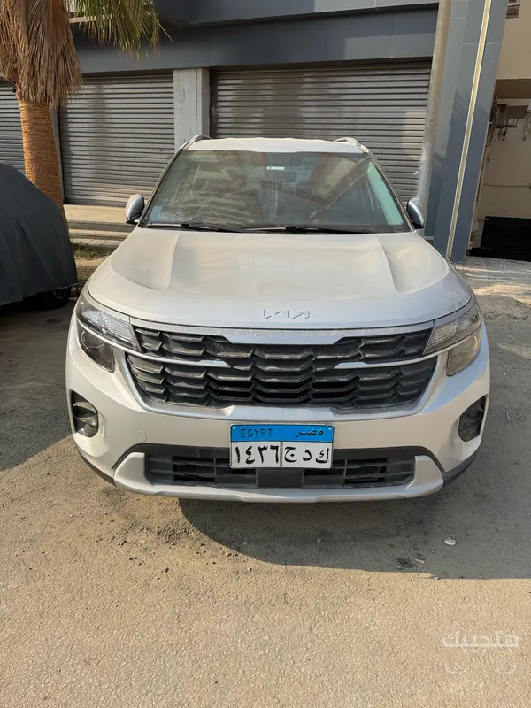 Front view of 2025 Kia Seltos