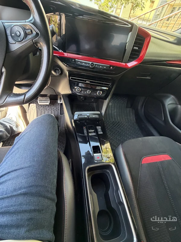 Interior view of 2022 Opel Mokka