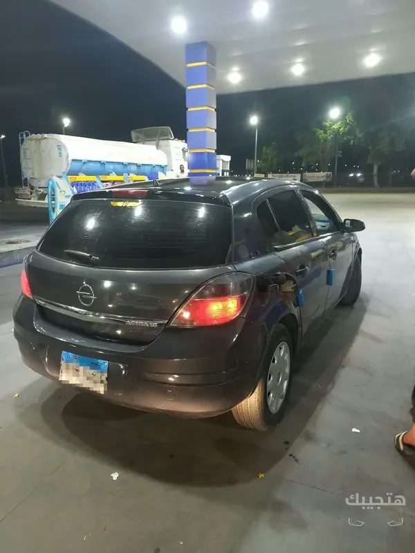 Rear and side view of 2009 Opel Astra