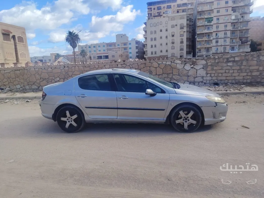 منظر جانبي لسيارة بيجو 408 موديل 2009