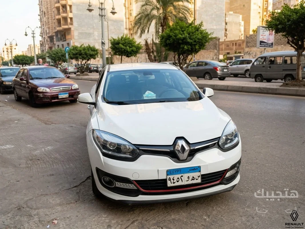 Front view of 2015 Renault Megane