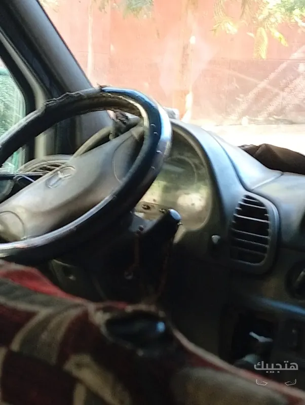 Interior view of 2005 Mercedes-Benz Sprinter