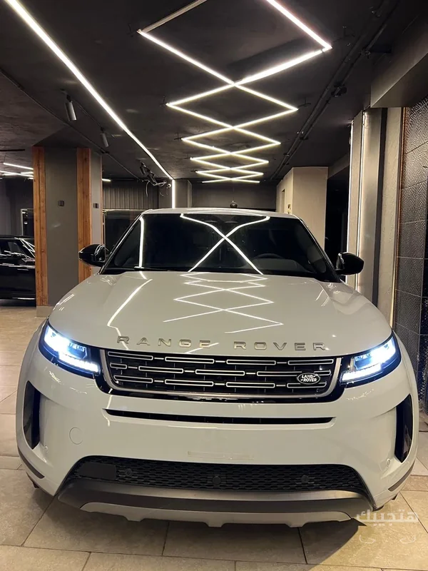 Front view of 2026 Land Rover Evoque