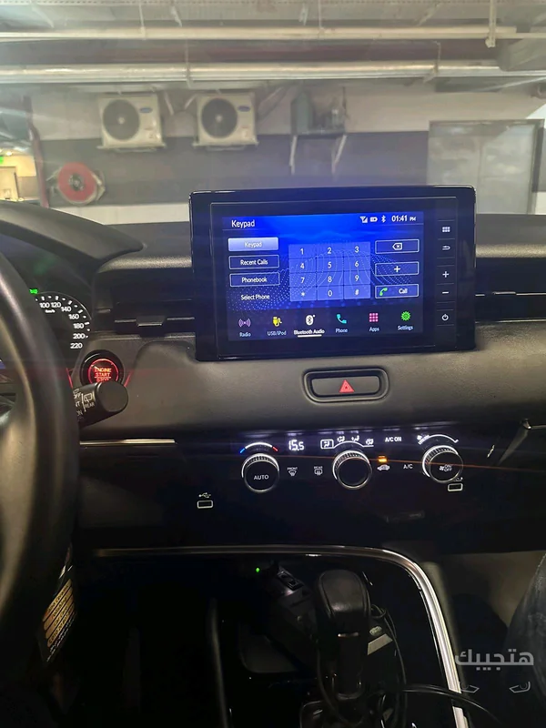 Interior and dashboard view of 2022 Honda HR-V