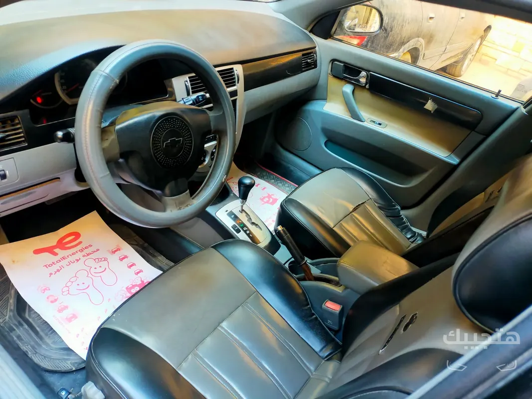 Interior view of 2009 Chevrolet Optra