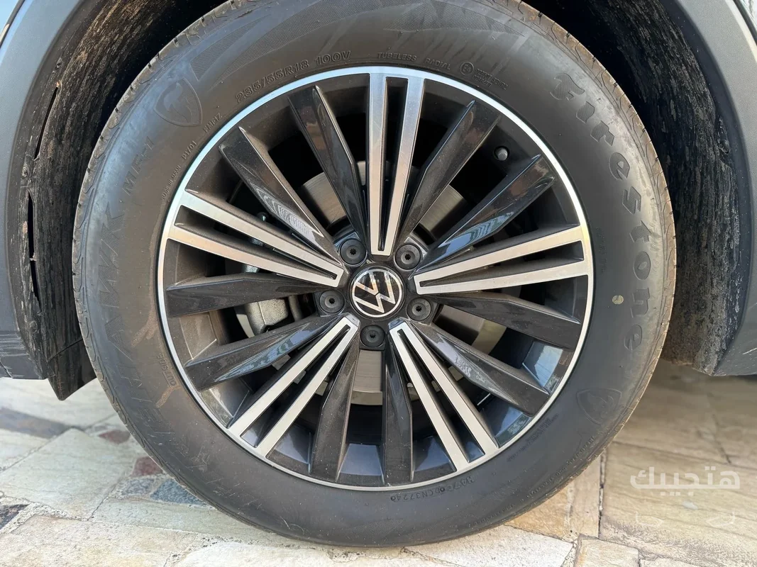side view of 2022 Volkswagen Tiguan