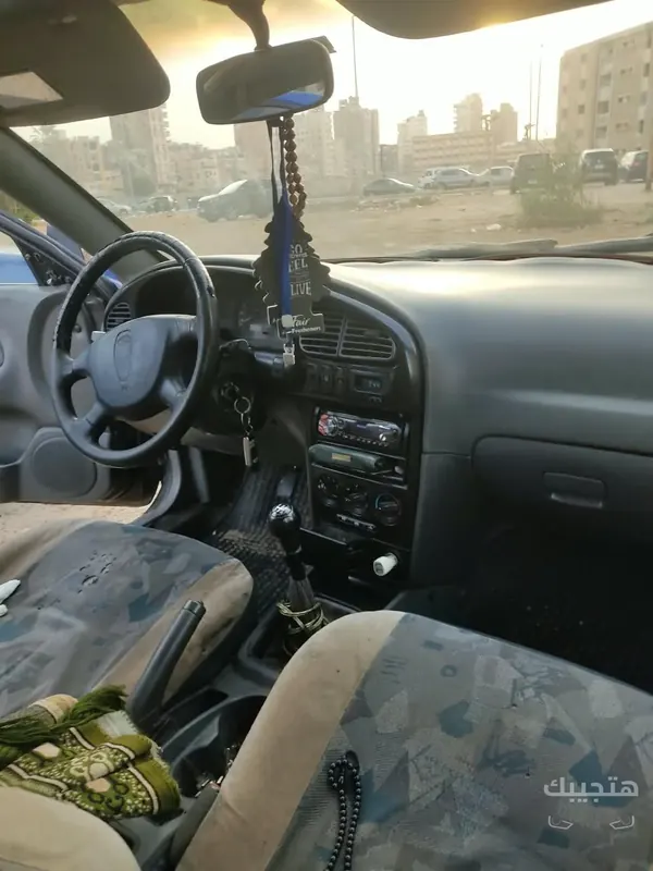 Interior view of 2005 Kia Ceed