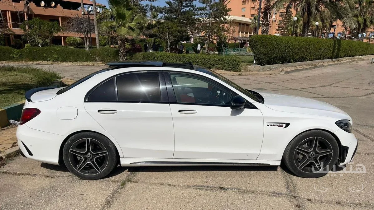 side view of 2019 Mercedes-Benz C180