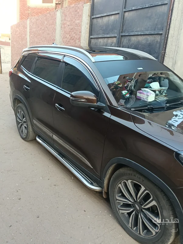 Front, side and interior view of 2019 Chery Tiggo 8