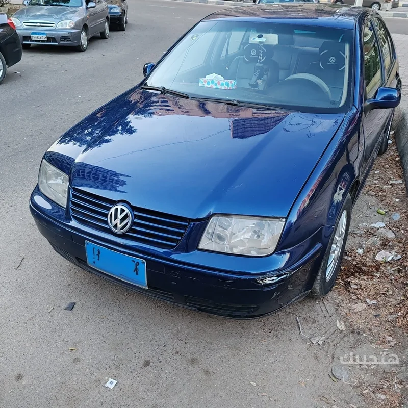 Front view of 2004 Volkswagen Bora