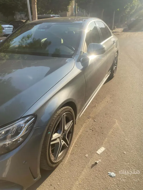 side view of 2019 Mercedes-Benz C200