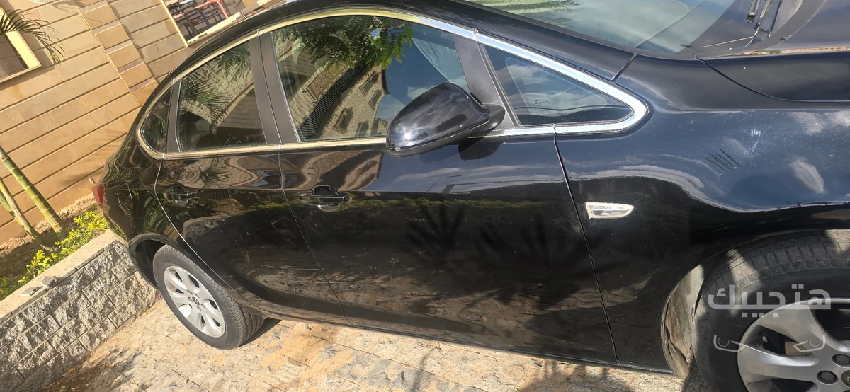 side view of 2021 Opel Astra