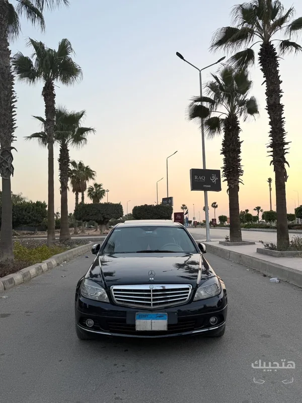 Front view of 2008 Mercedes-Benz C200