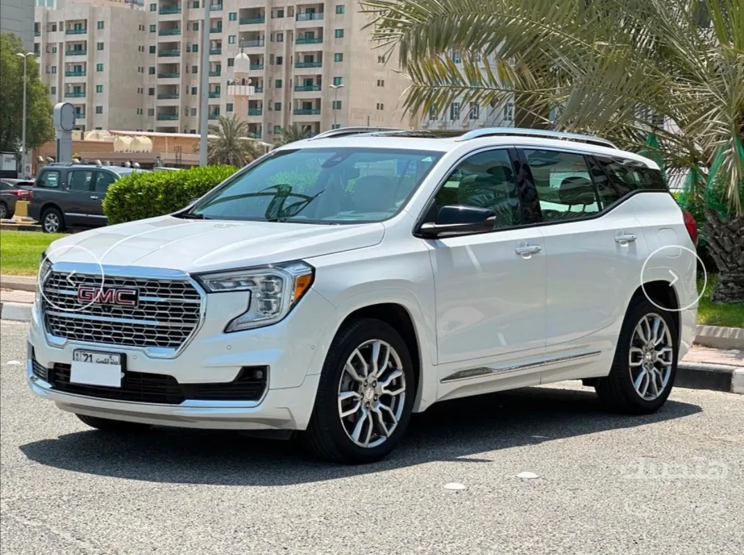 side view of 2022 GMC Terrain