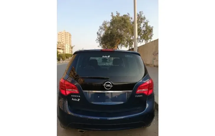 Rear view of 2016 Opel Meriva