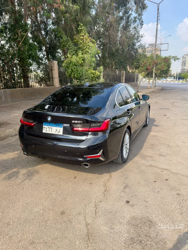 Rear view of 2020 BMW 320i