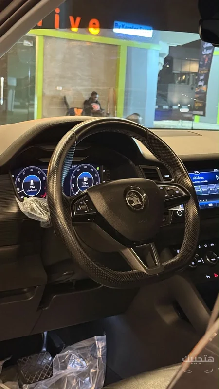 Interior and dashboard view of 2020 Skoda Kodiaq