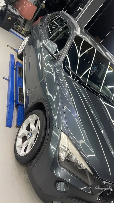 side, Front and interior view of 2013 BMW X1