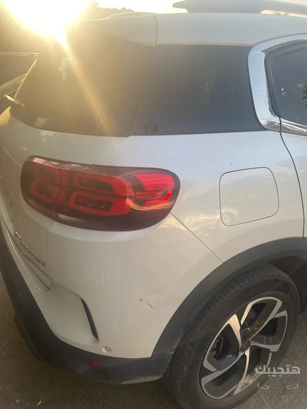 Rear view of 2022 Citroën C5 Aircross