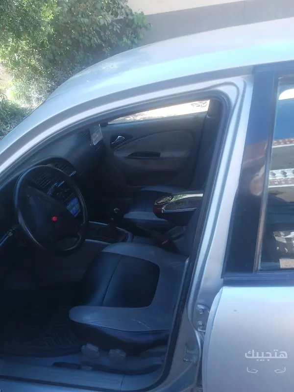 Interior and side view of 2005 Daewoo Nubira 2