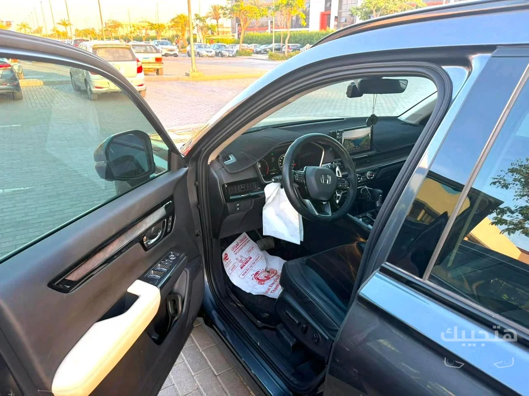 Interior view of 2025 Honda CR-V