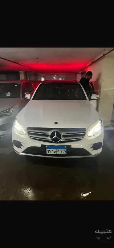 منظر أمامي لسيارة مرسيدس بنز جي إل سي موديل 2019