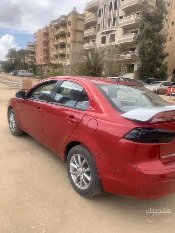 منظر جانبي لسيارة ميتسوبيشي لانسر موديل 2016