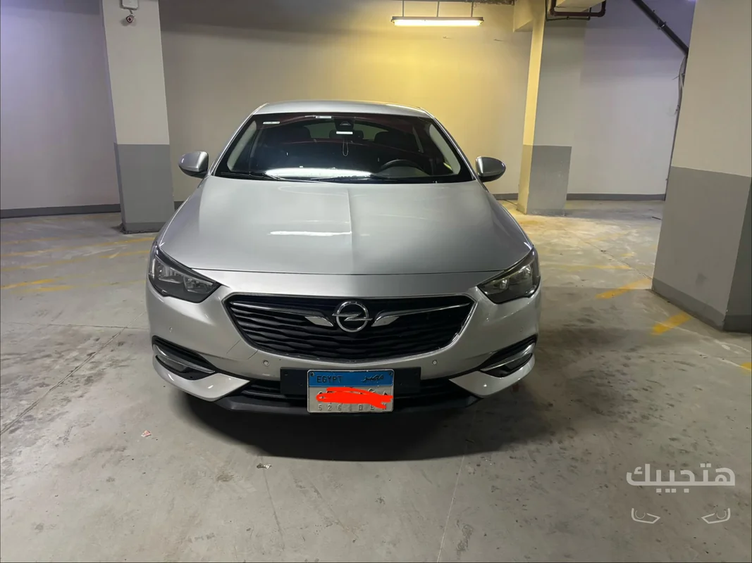 Front view of 2019 Opel Insignia
