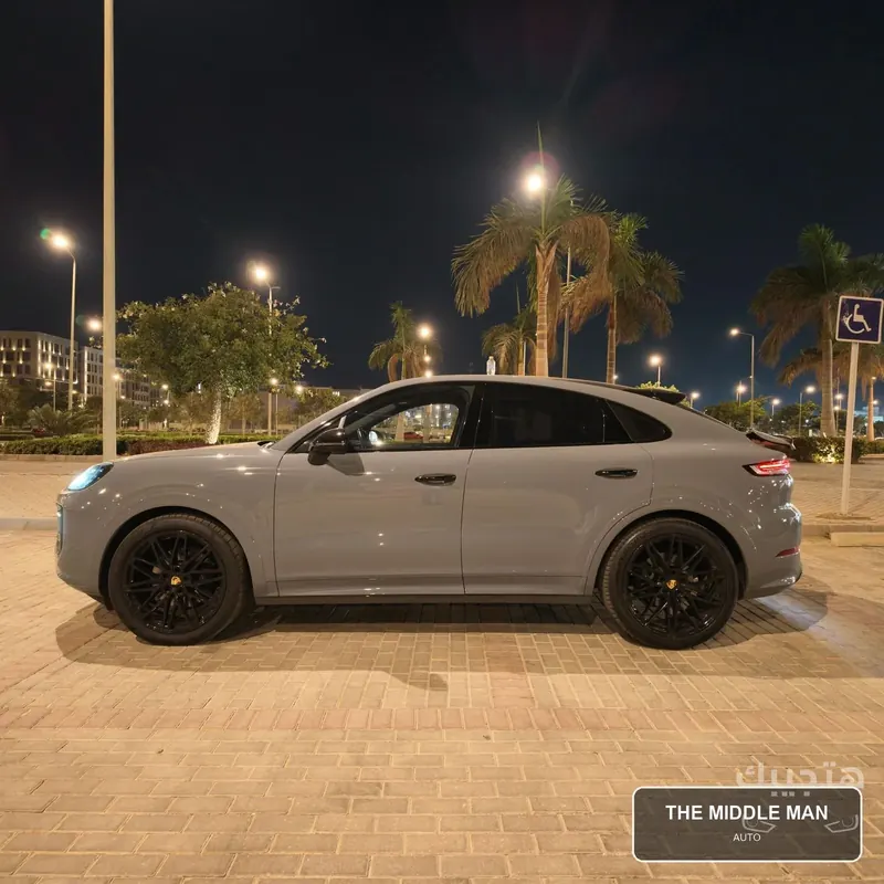 side view of 2024 Porsche Cayenne