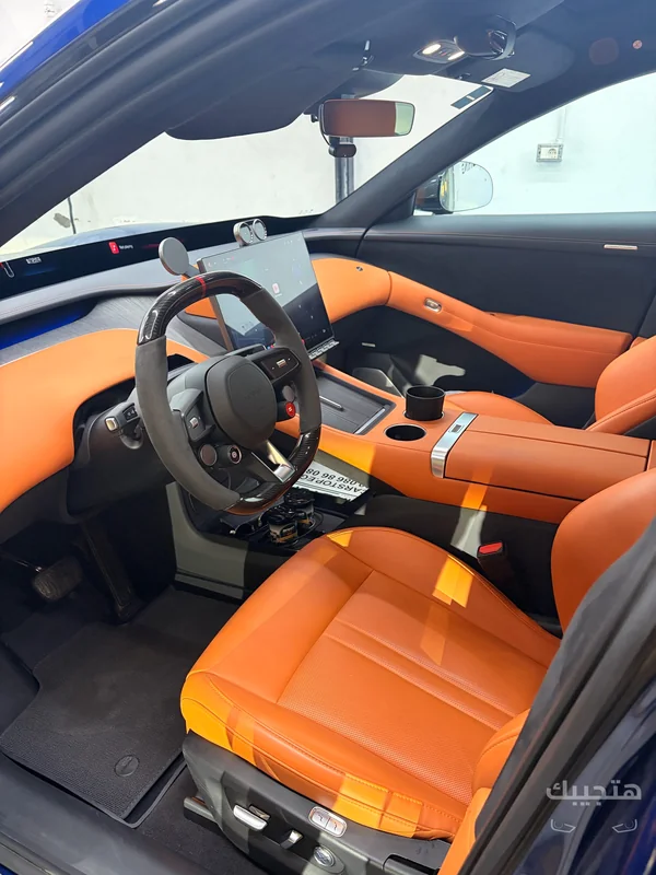Interior view of 2025 Xiaomi YU7