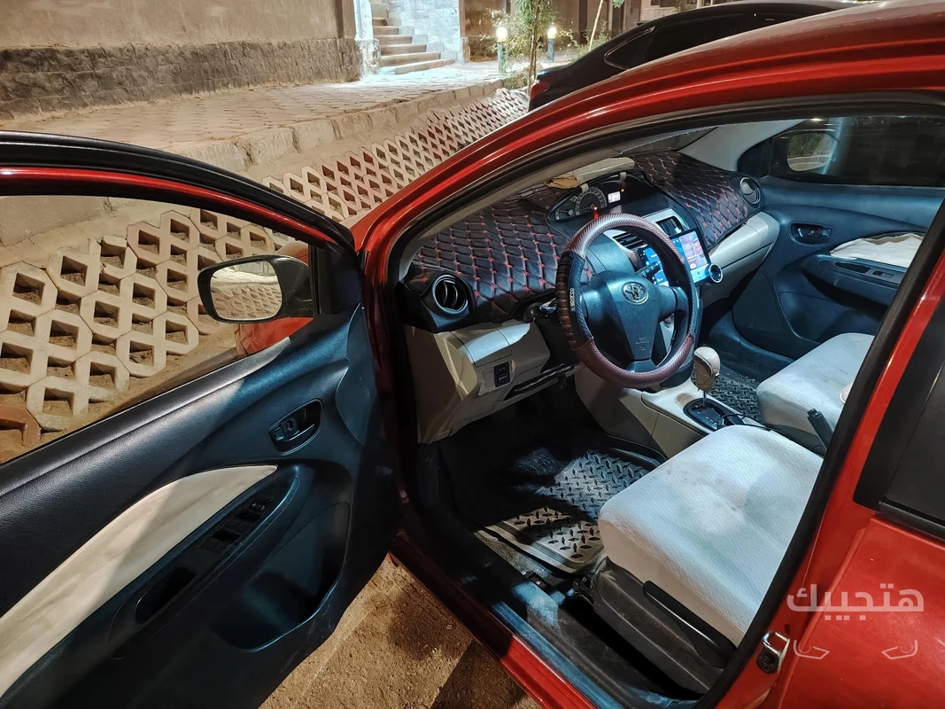 Interior view of 2008 Toyota Yaris
