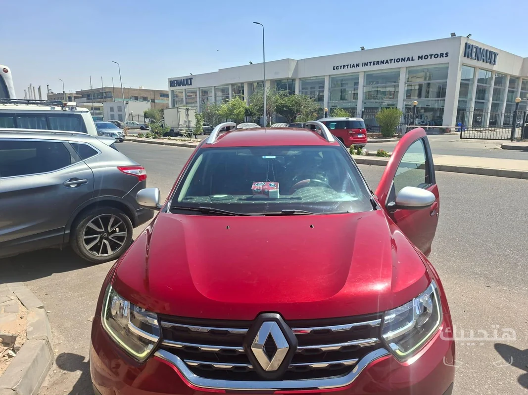 Front view of 2021 Renault Duster