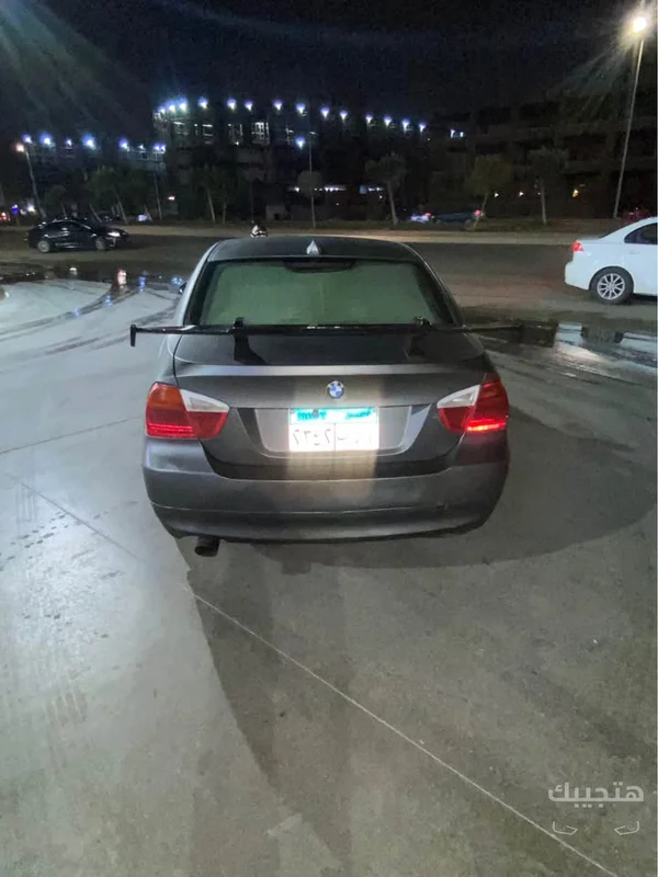 Rear view of 2007 BMW 316i